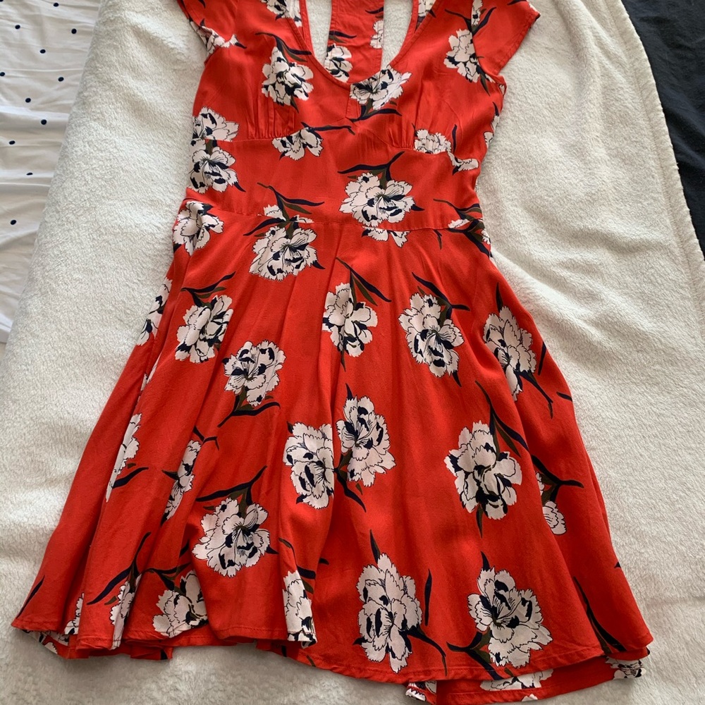 Lightweight dress flowy dress